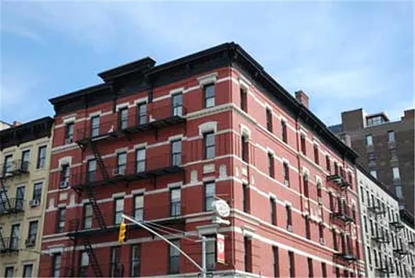 Rented by Buchbinder & Warren | media 17