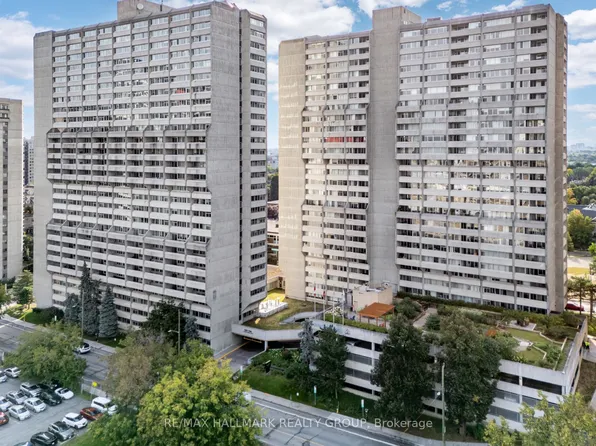 530 Laurier Ave W #901, Ottawa, ON K1R 7T1