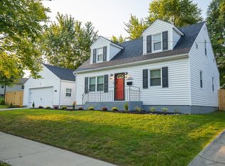 1123 Belleflower Rd, Akron, OH 44307