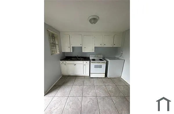 Building Photo - 1364 Harrison St #1
