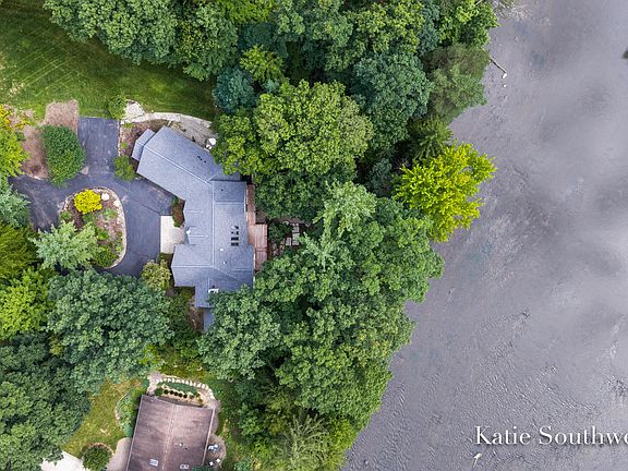 2nd image of 7320 Valhalla Dr SE