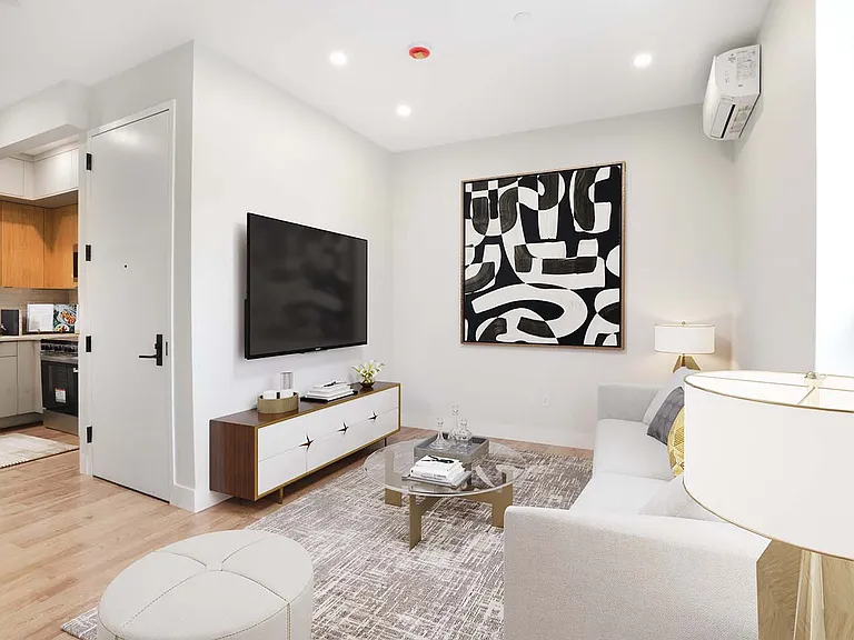 92 Manhattan Ave #2A — Photo 4