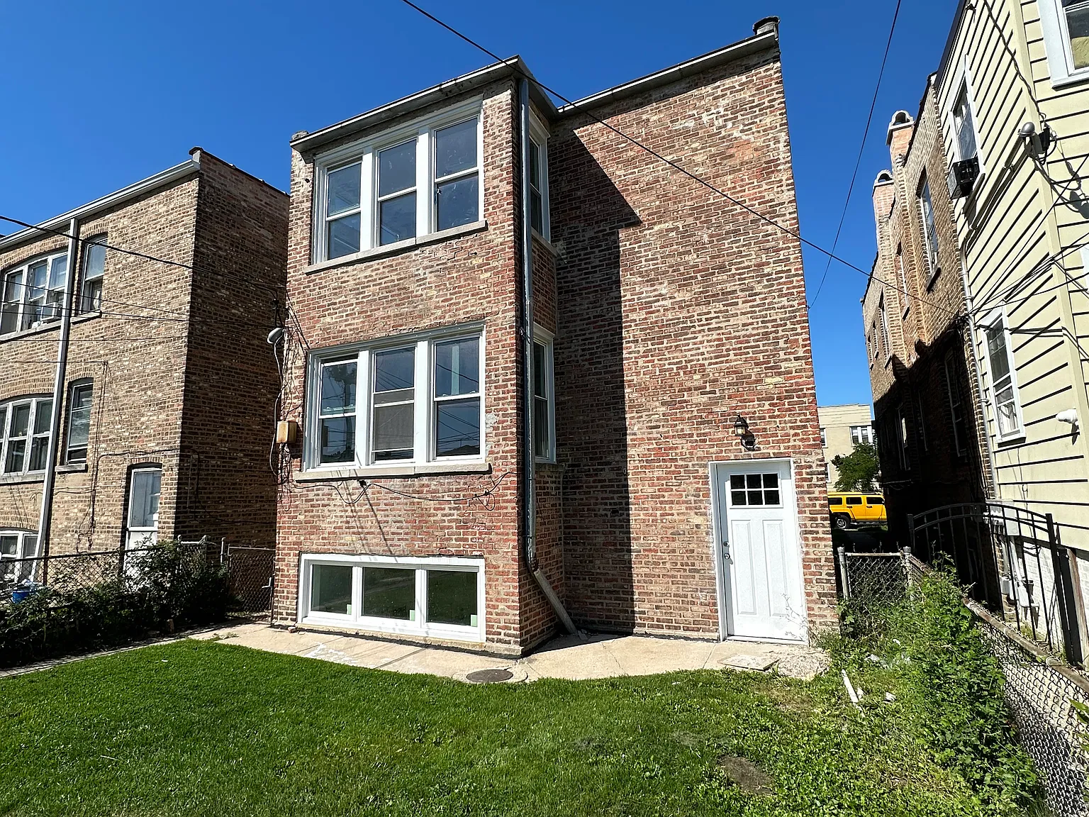 1823 Oak Park Ave — Photo 2