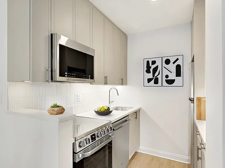 50 W 34th St #12A3 — Photo 4
