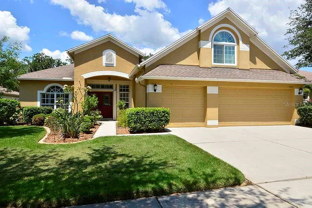 4 bed, 2700 sqft, $3,000 — Photo 1