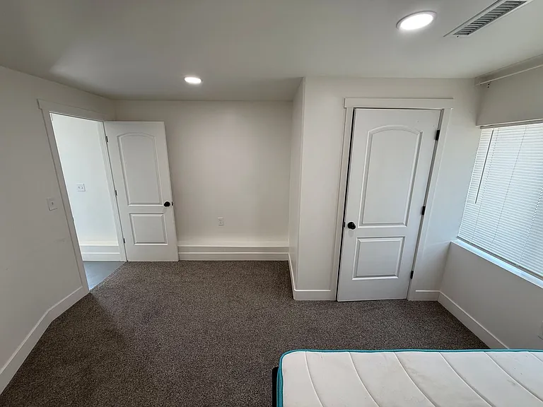8285 N Lakeshore Drive — Photo 10