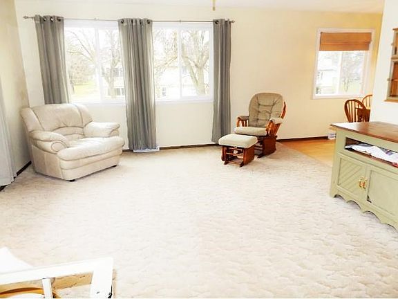 3rd image of 605 Heritage Way