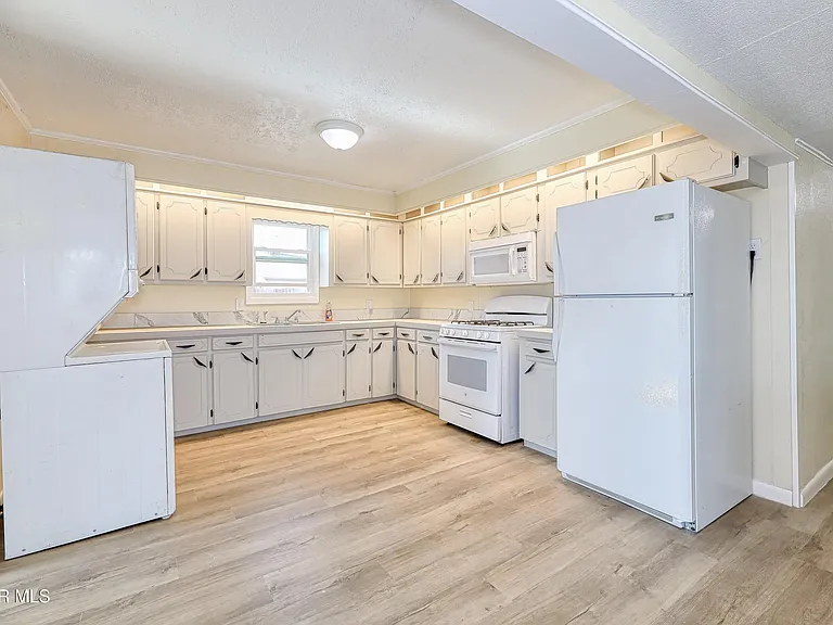4408 Arlen Ave — Photo 9