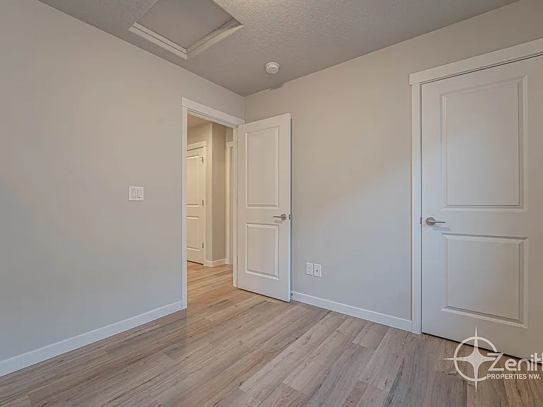 4919 NE 2nd Ct — Photo 15