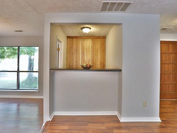 4th image of 919 Pueblo Pl