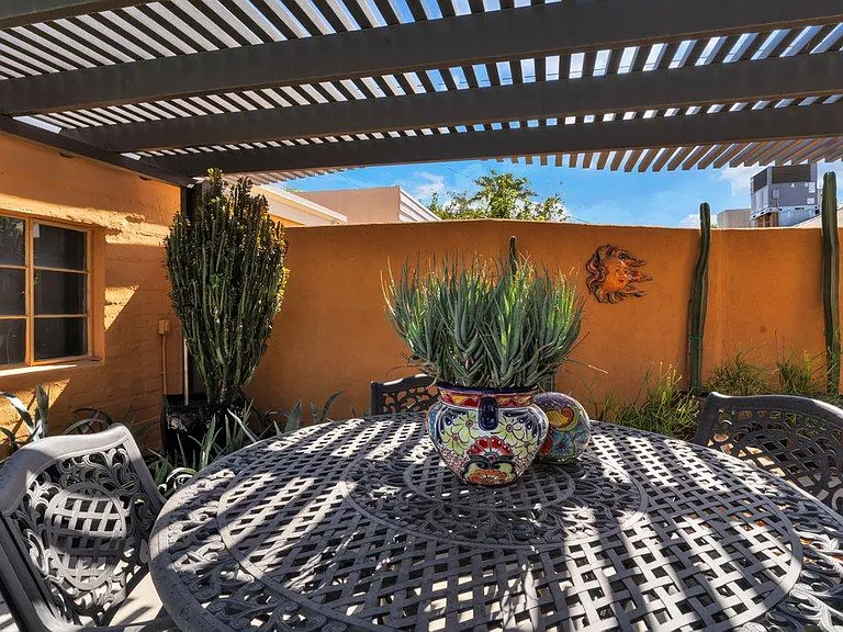 686 N Calle Rolph — Photo 22