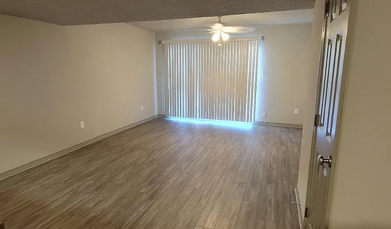 4620 Pontchartrain Dr #J — Photo 10