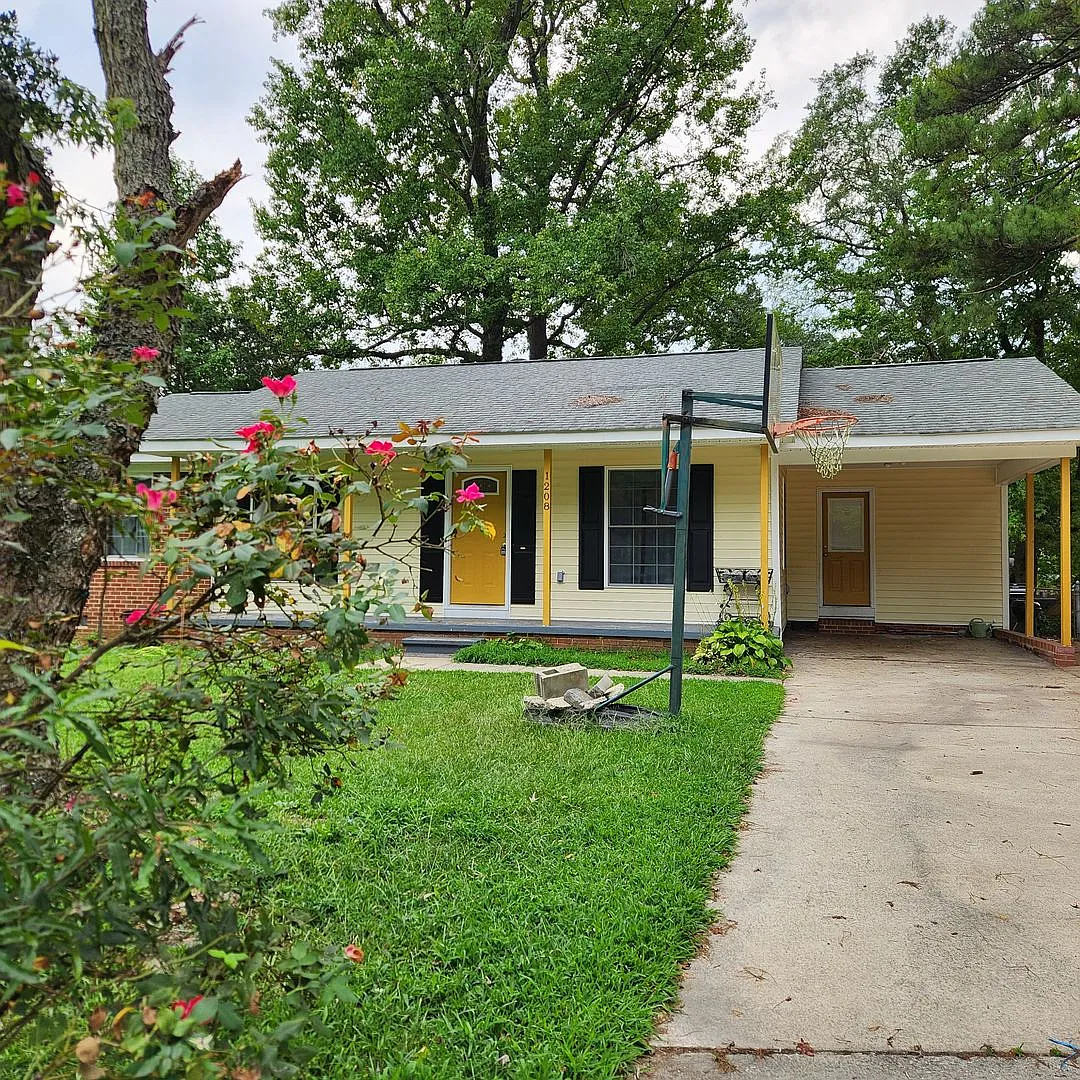One Story home for rent — Photo 1