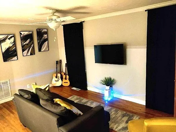 2 bed, 1.0 bath, 960 sqft, $1,500 — Photo 3