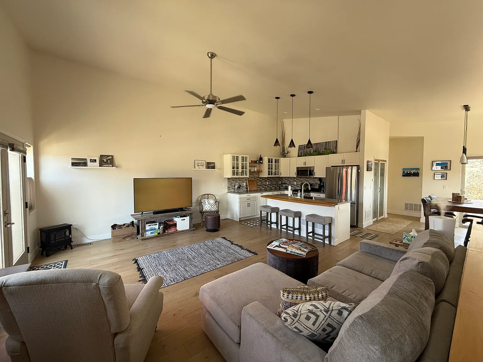 408 Eddy Ln — Photo 3