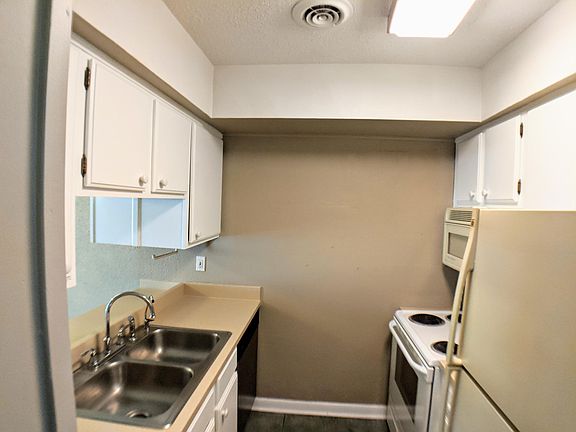 3rd image of 30 Wilshire Heights Dr