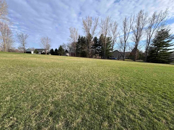 270 Wickshire Dr, Davis, IL 61019