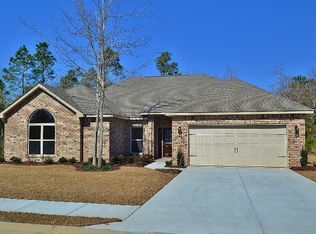 82 Tantallon Dr, Ocean Springs, MS 39564