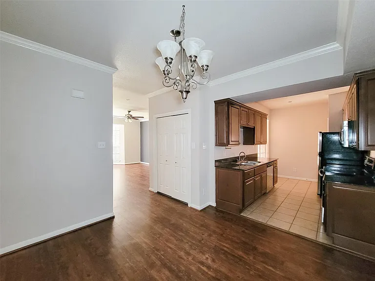 2255 Braeswood Park Dr #259 — Photo 14
