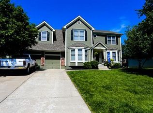 1608 SW Fredrick Dr, Lees Summit, MO 64081