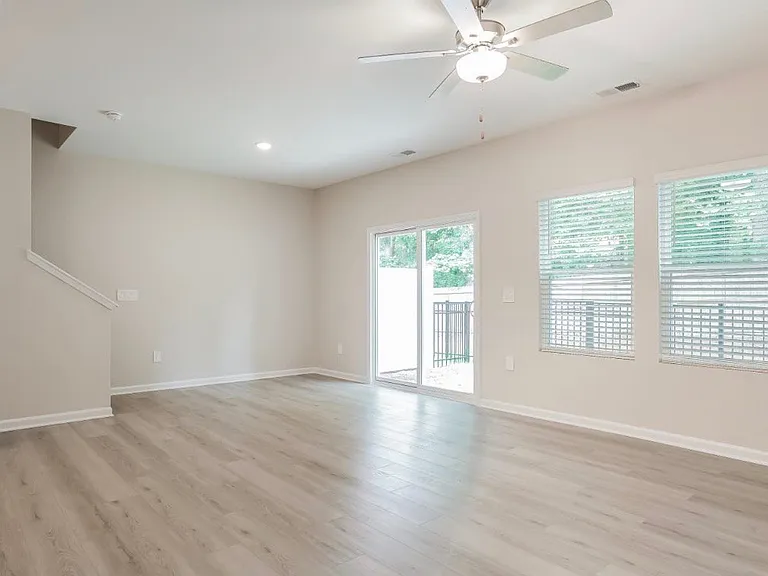 1108 Greenville Way — Photo 5