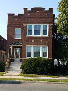 5946 W Addison St, Chicago, IL, 60634