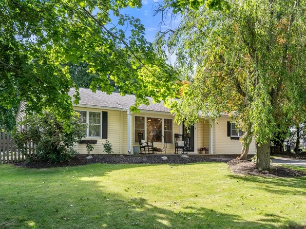 8 Vista Dr, Shrewsbury, MA 01545
