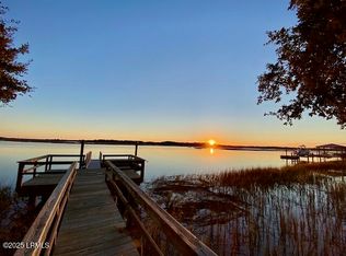 180 Distant Island Dr, Beaufort, SC 29907