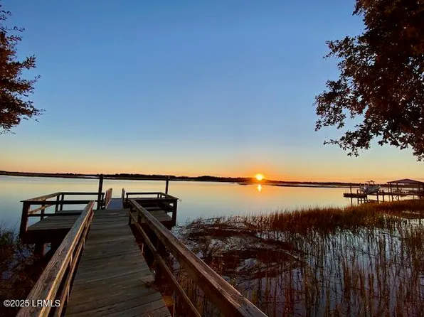 180 Distant Island Dr, Beaufort, SC 29907