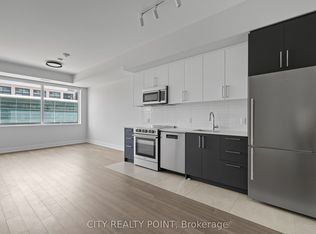 664 Spadina Ave #211, Toronto, ON M5S 2H8