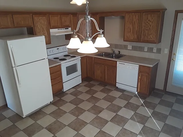 3904 N Pepper Ridge St — Photo 2