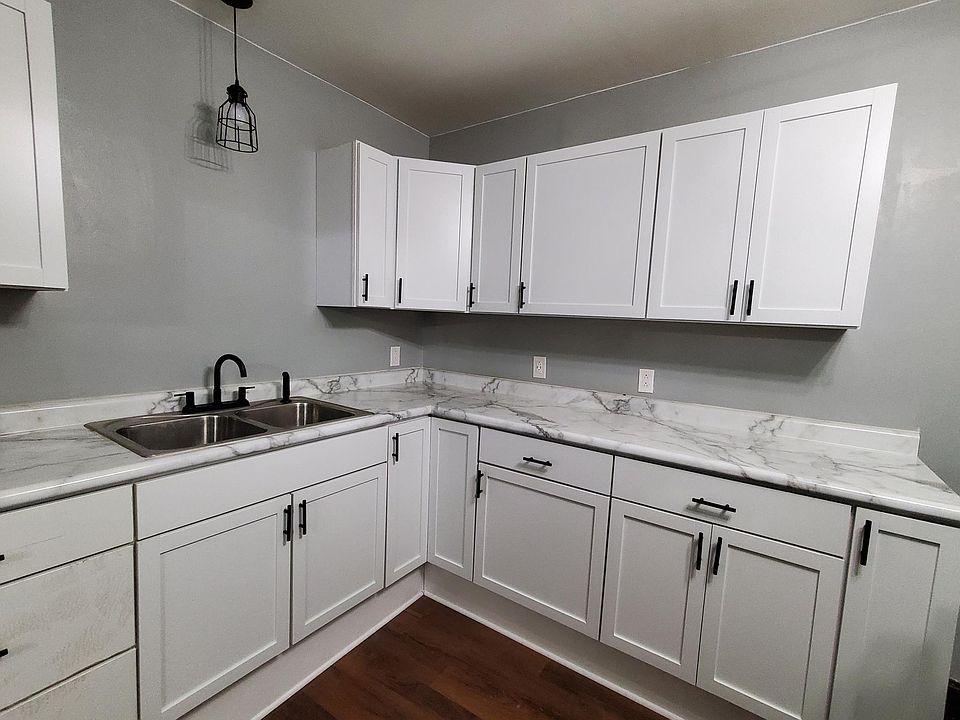 1st image of 3718 1/2 Drake Ave