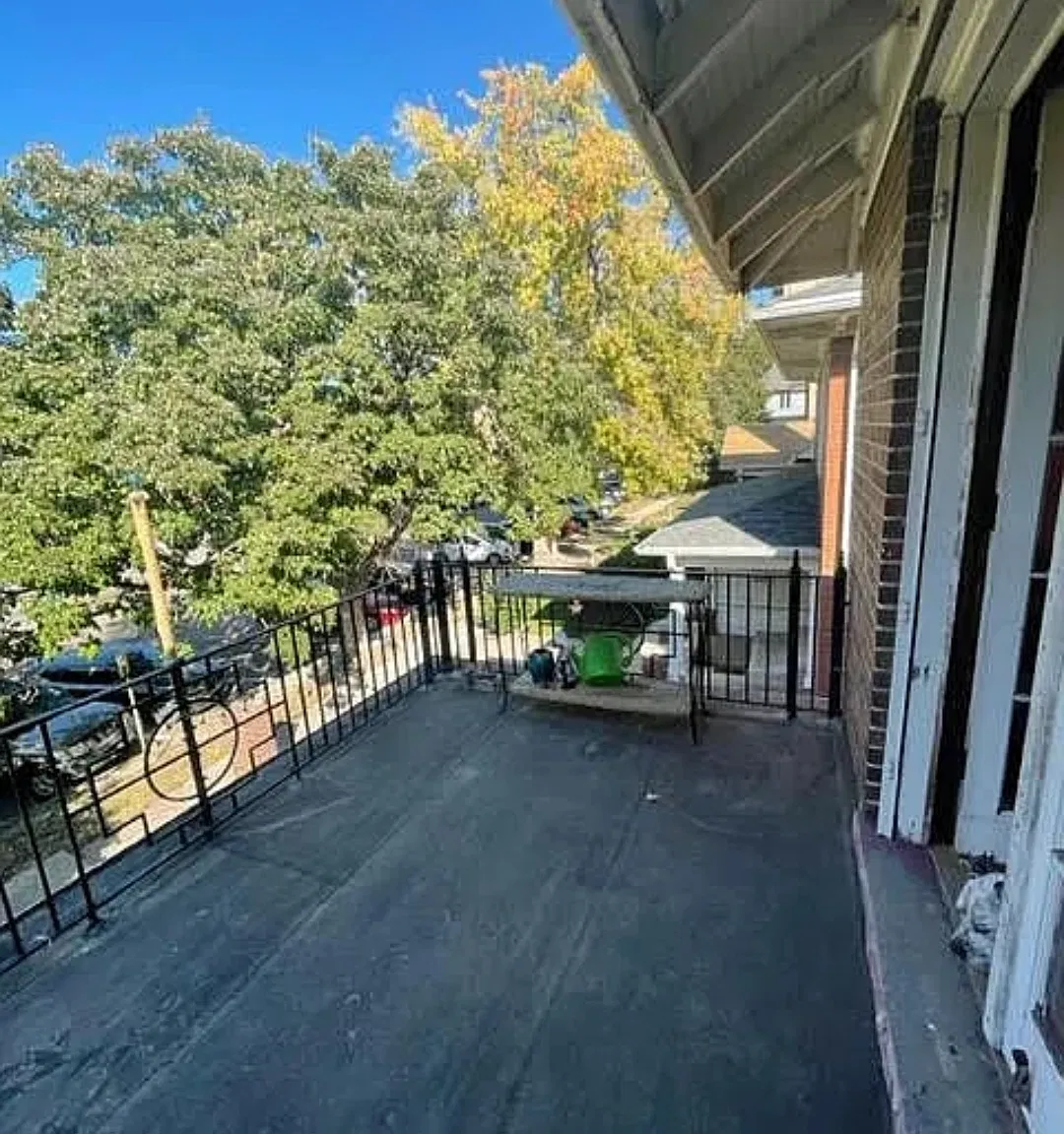 3 bed, 1200 sqft, $2,200 — Photo 4