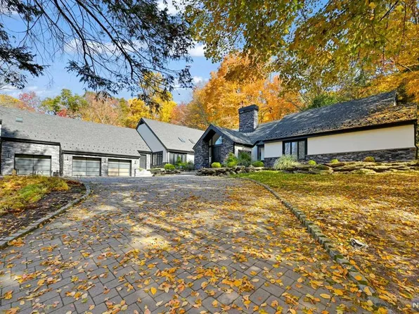 20 Bayberry Dr, Saddle River, NJ 07458