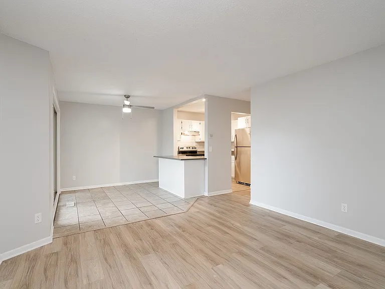 Greenwood Apartments — Photo 23