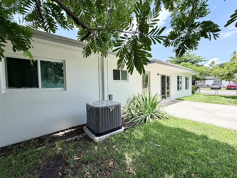 5101 SW 127th Pl — Photo 32