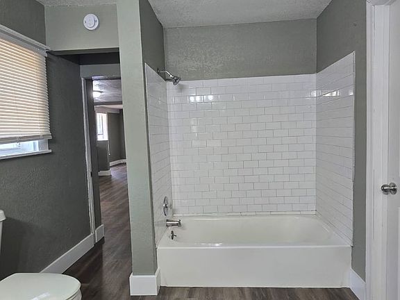 5th image of 2910 E Lake Ave