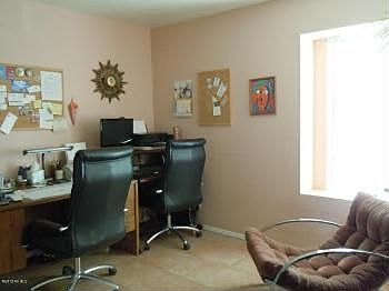5th image of 4206 E Holmes Cir