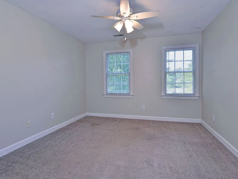 44 Dryden Dr — Photo 33