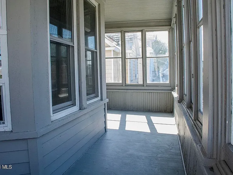 2032 Euclid Ave — Photo 23