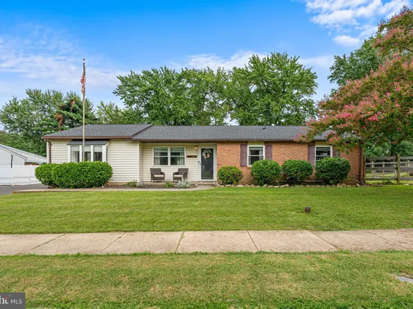 2423 Lodge Farm Rd, Sparrows Point, MD 21219