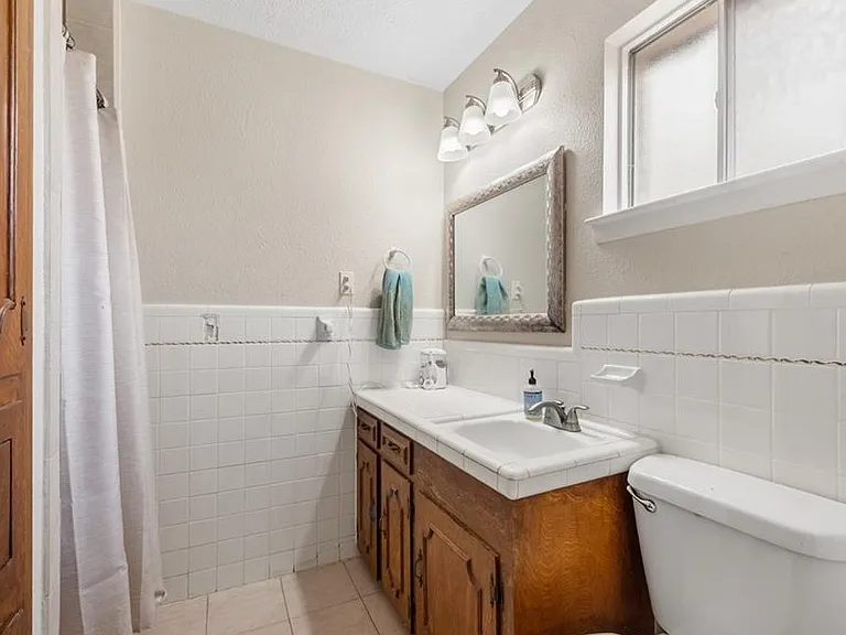 1402 Dominik Dr — Photo 15