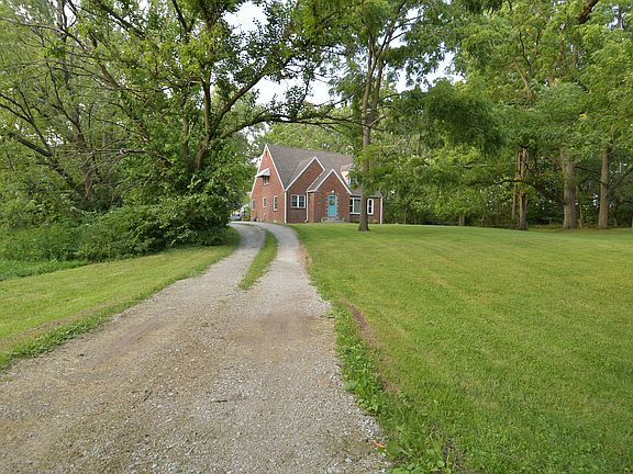 2nd image of 4158 E Us Highway 136