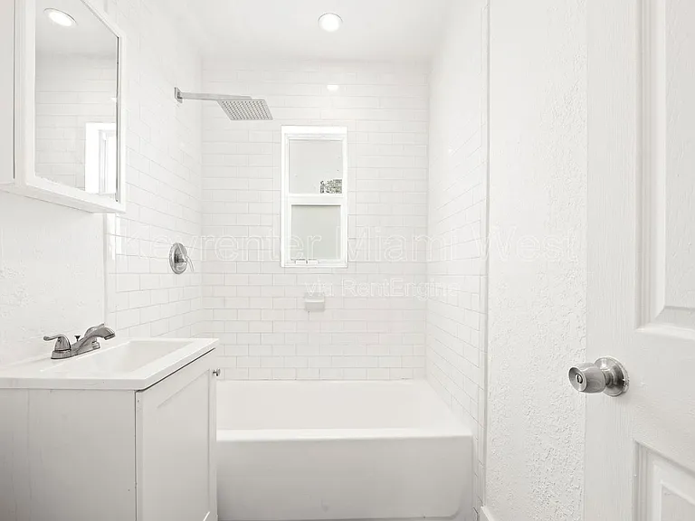 1245 NW 60th St #1 — Photo 4