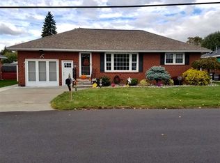 19 Iris Ln, Albany, NY 12205