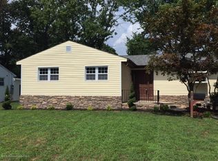 2 Knoll Ter, Hazlet, NJ 07730