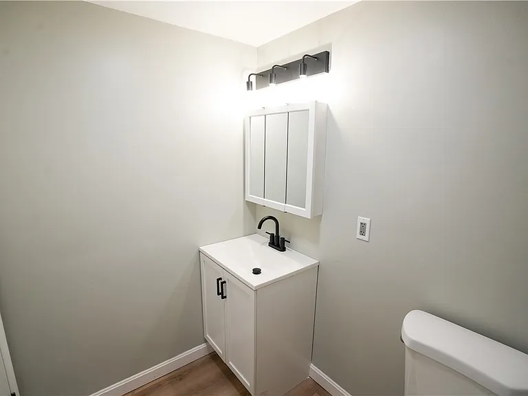 366 Main St #101 — Photo 10