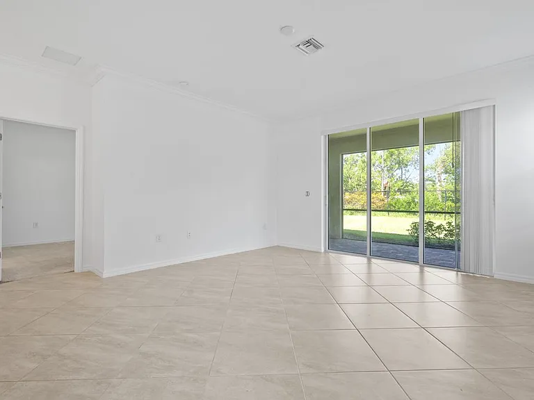 4288 Lemongrass Dr — Photo 3