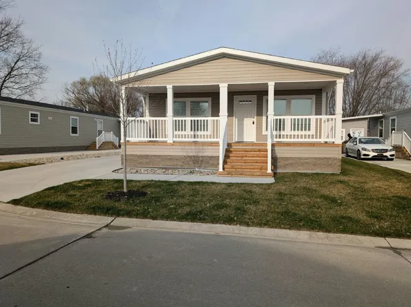 52509 Willow Wood Ct #175, New Baltimore, MI 48051