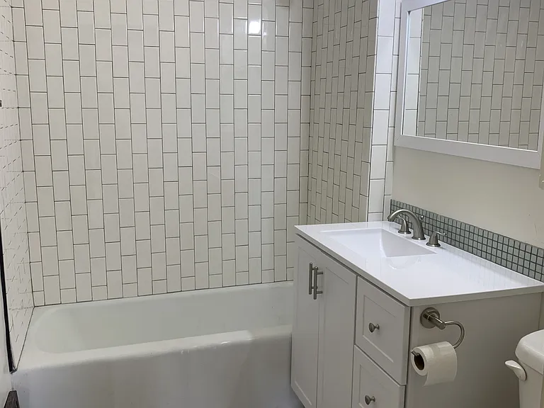 1017 E Harney St #1 — Photo 6